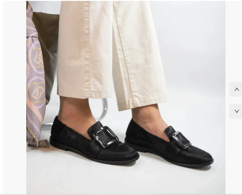 Low-cut Vintage Large Square Button Loafers For Women