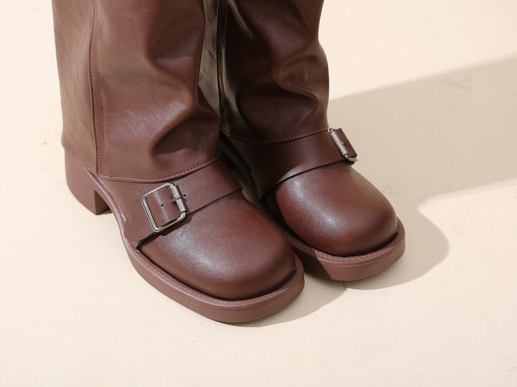 Vintage Style Chunky Heel Leather Boots For Women, Fashion Mid-Calf Boots With Buckle Accents For Comfort And Style