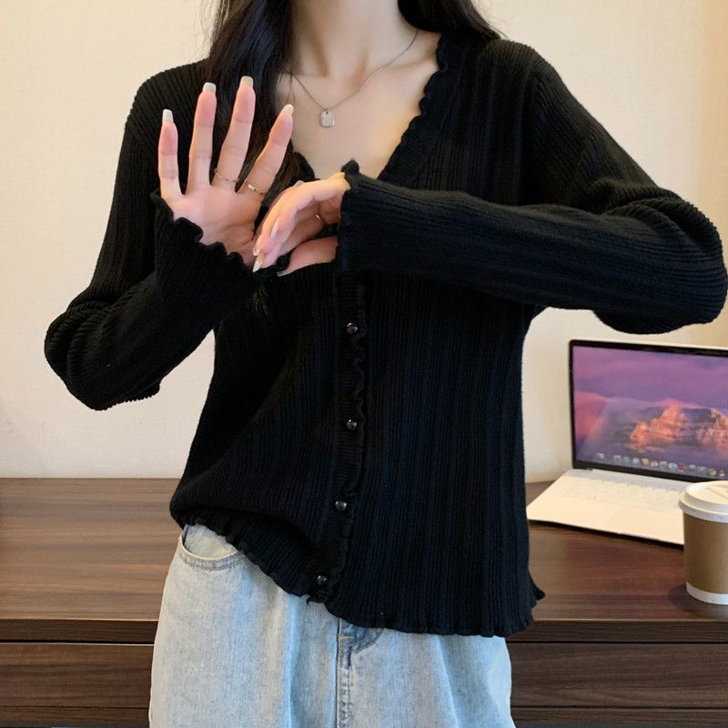 New Chubby M Inner Base Layer V-neck T-shirt