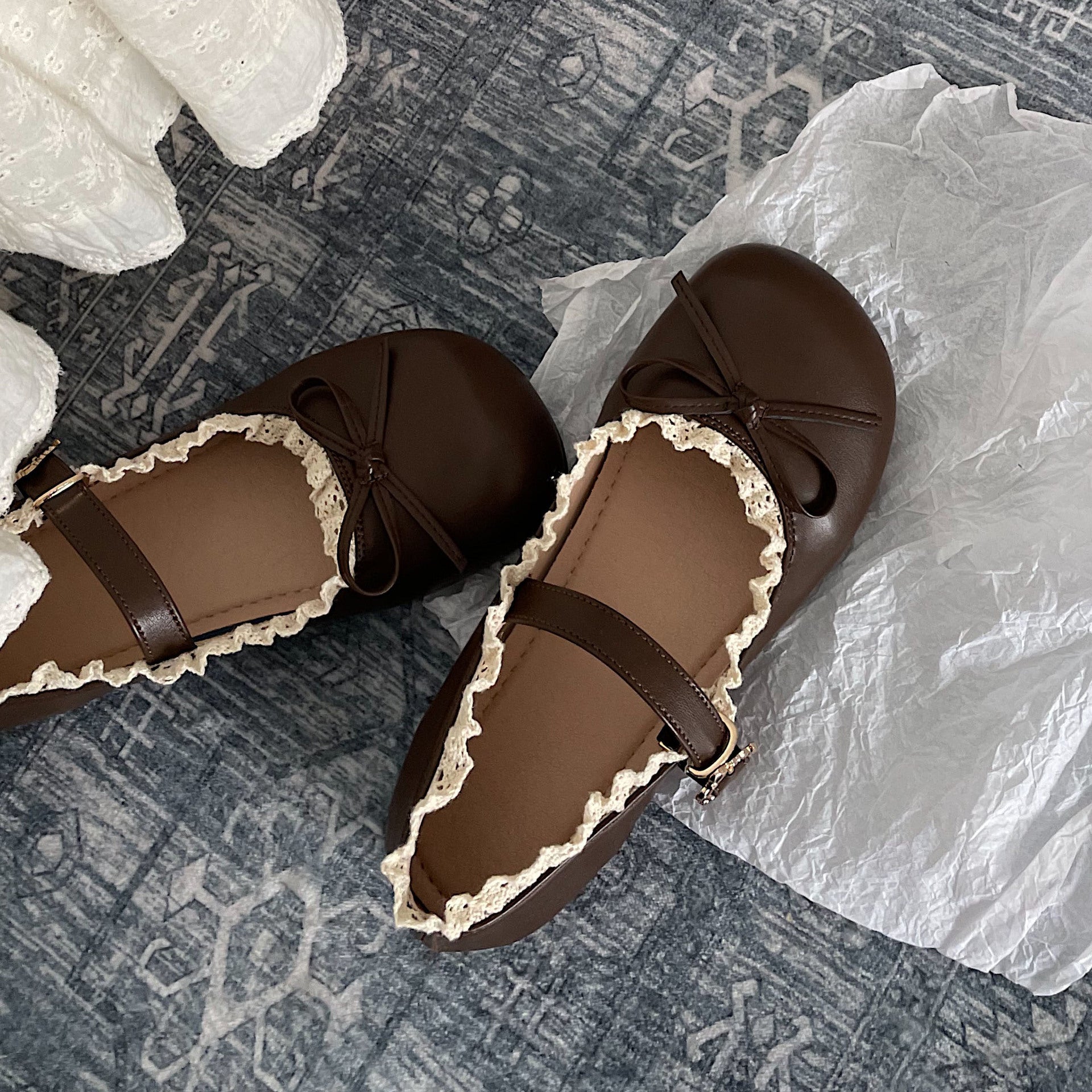 Round Toe Vintage Bow Leather Flat Shoes