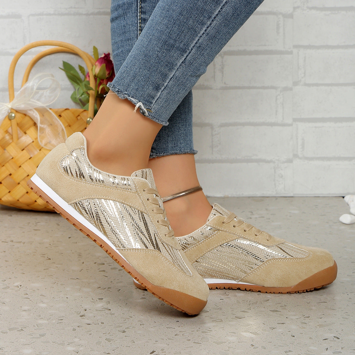 Lightweight Retro White Shoes For Women Leisure Street Shot