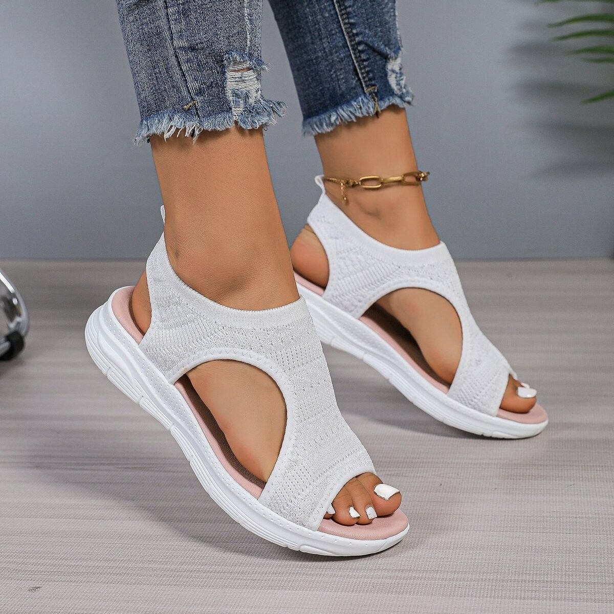Large Size Flat Bottom Flyknit Women's Sandals
